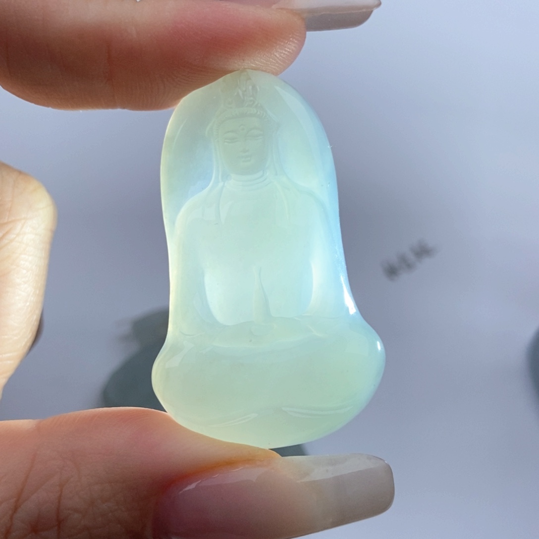 翡翠颈饰未镶嵌观音