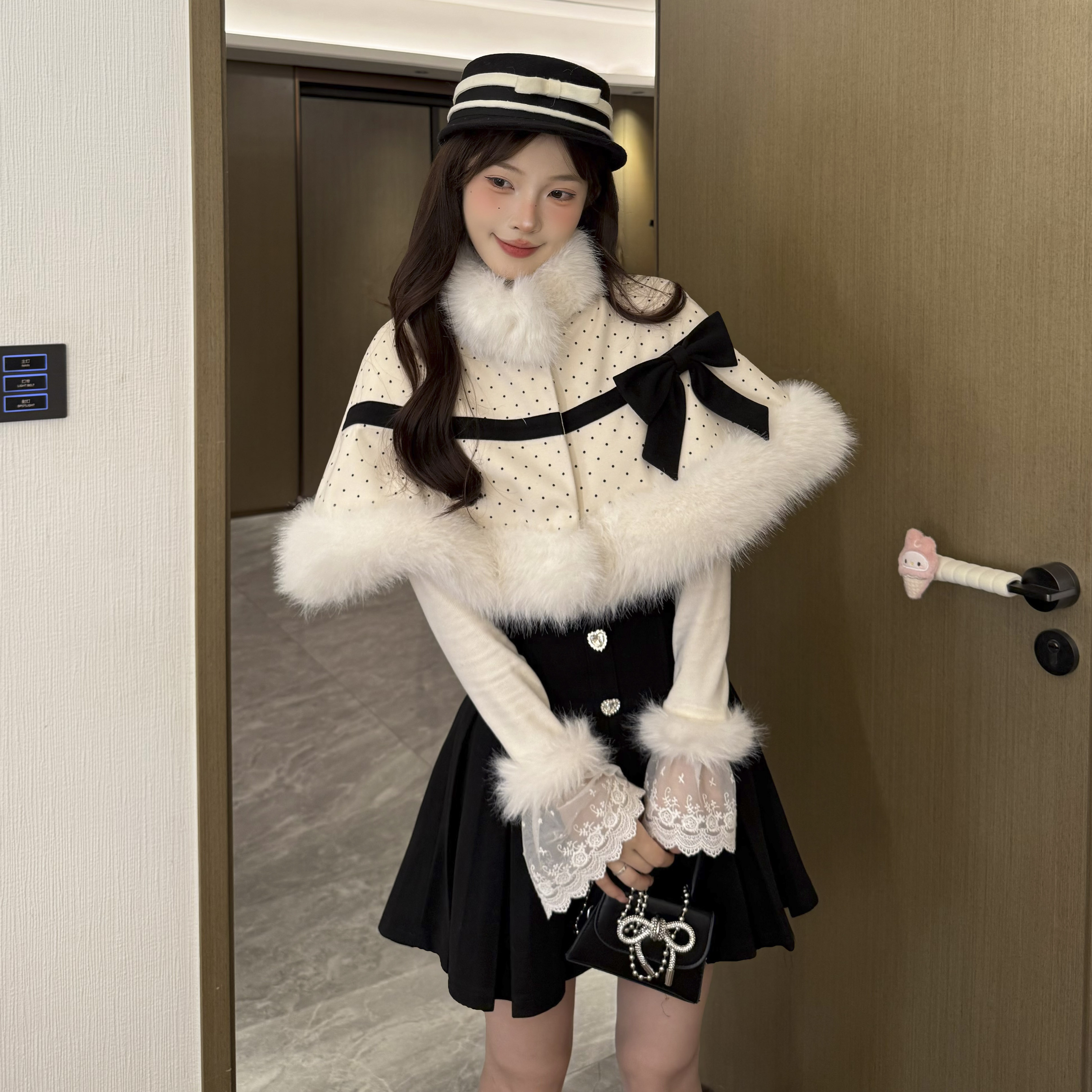 桔梗house 赫本日记 千金风毛领波点蝴蝶结斗篷女高腰显瘦半裙