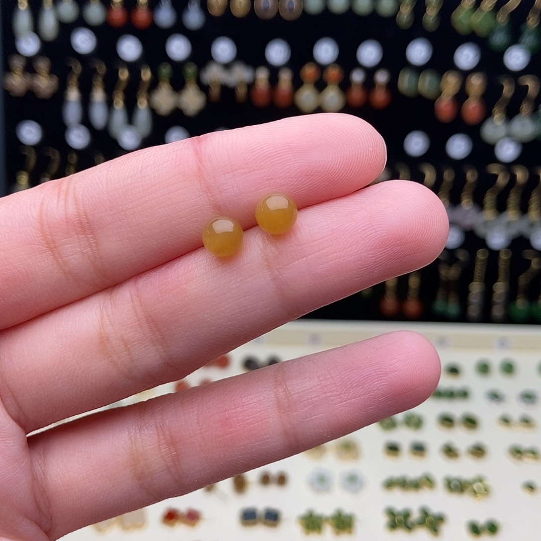 懒****和田玉银S925镀金镶嵌耳饰