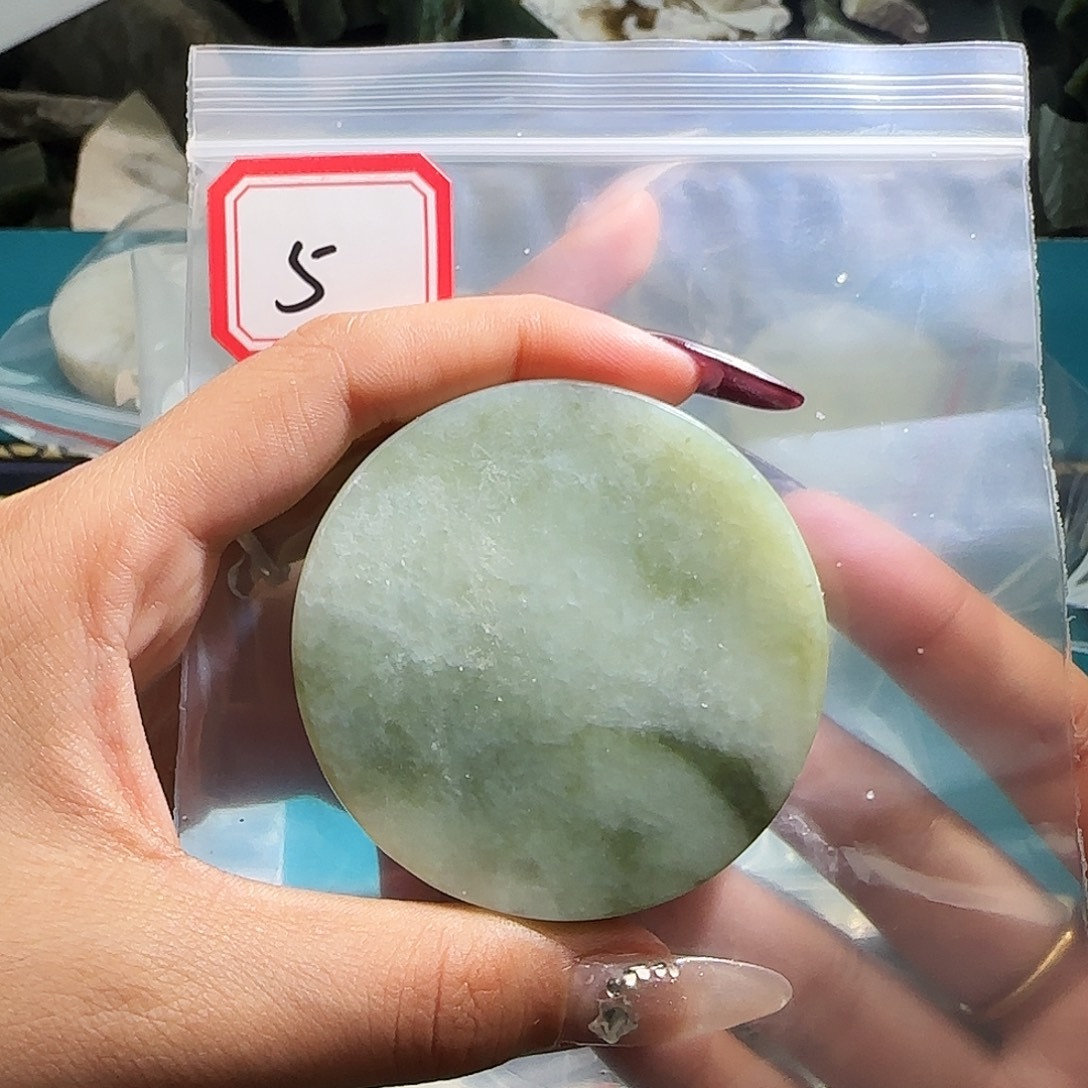 和田玉未镶嵌珠宝半成品