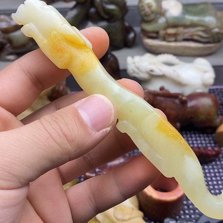 未镶嵌蛇纹石玉颈饰