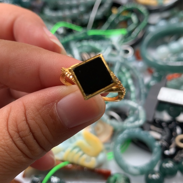 翡翠颈饰未镶嵌保真天然A货翡翠