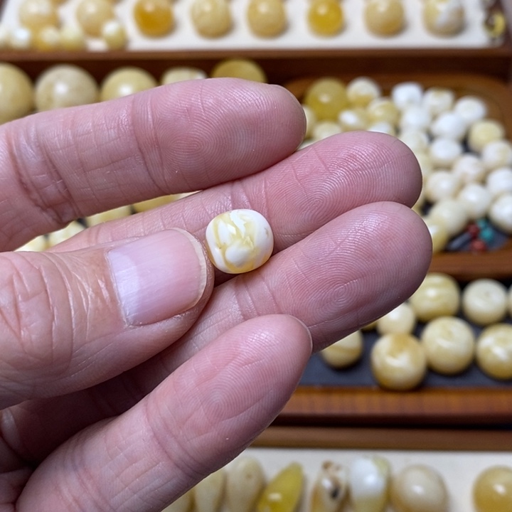 蜜蜡琥珀画未镶嵌Z****y