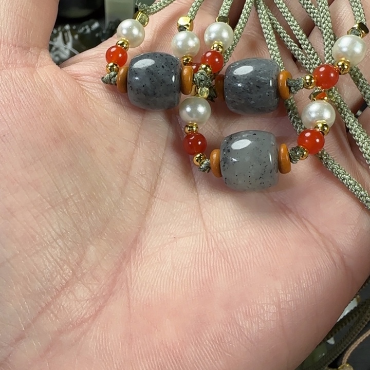 玛***姐和田玉未镶嵌挂件