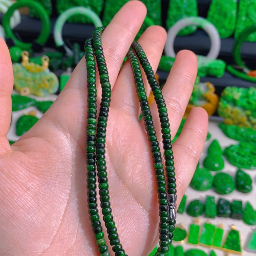 【闪购商品】翡翠未镶嵌颈饰小米珠