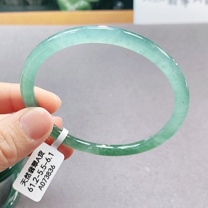 【闪购商品】翡翠手镯（圆镯）未镶嵌