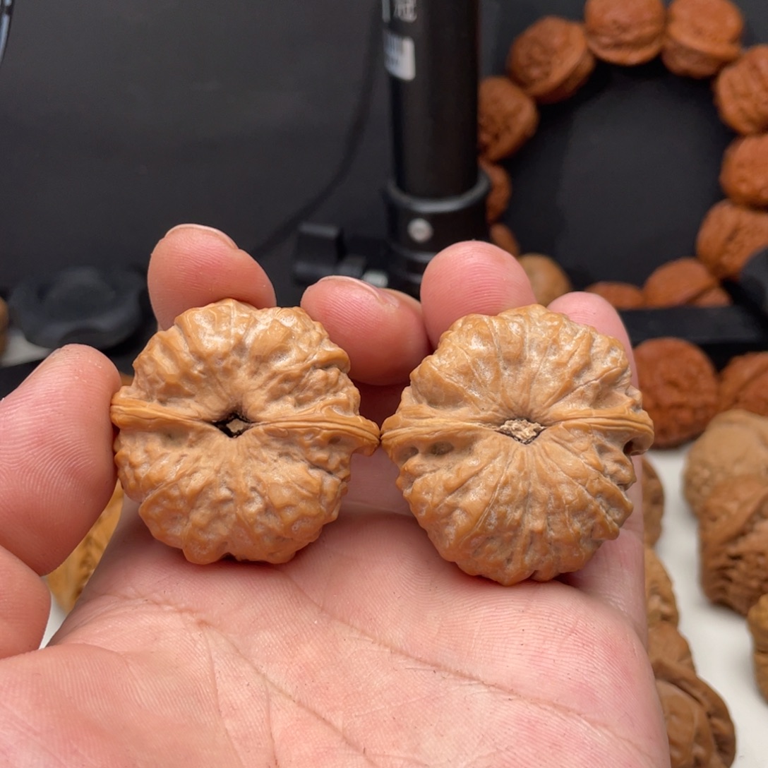 你***垒文玩核桃吊坠蛤蟆头核桃 40