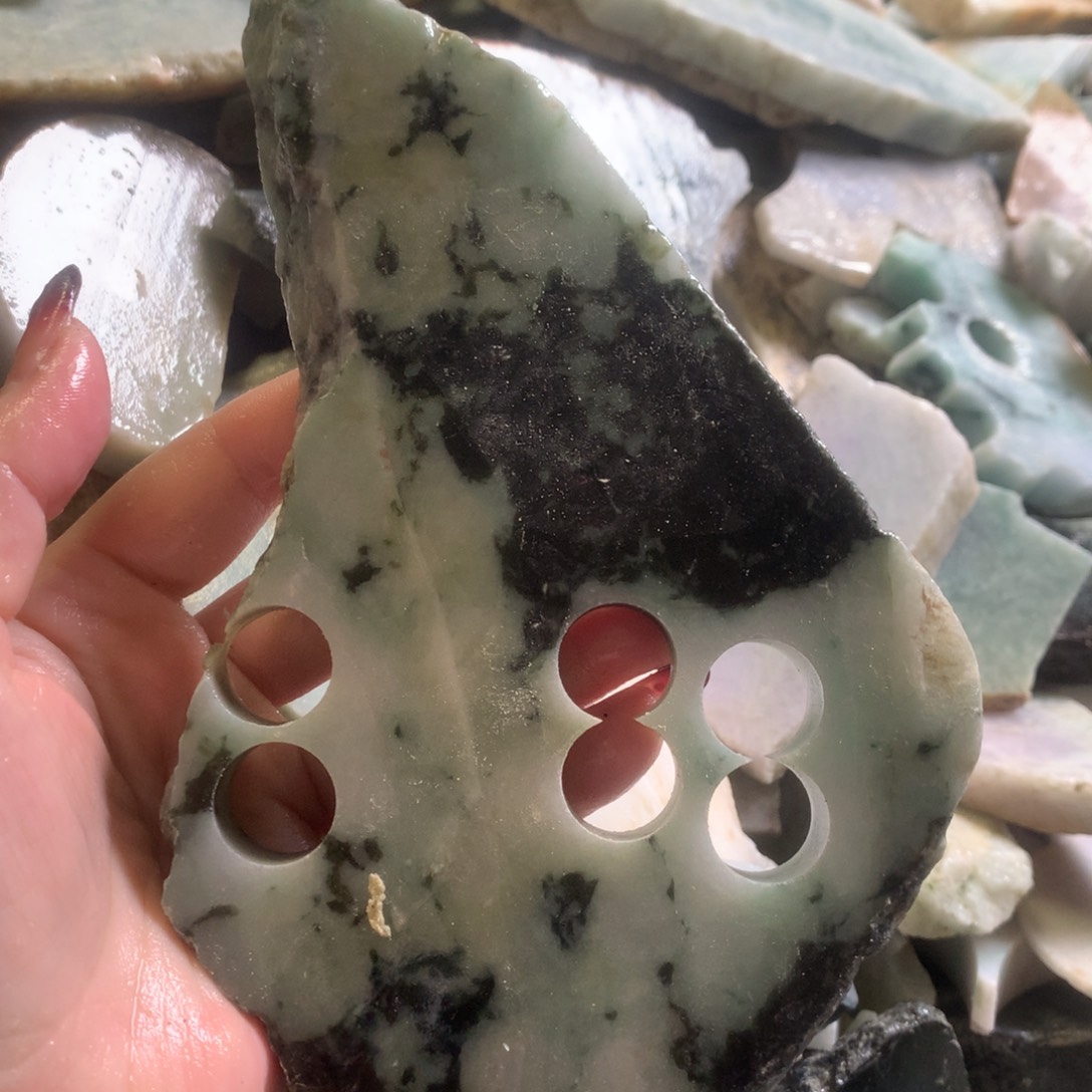 翡翠颈饰未镶嵌缅甸翡翠