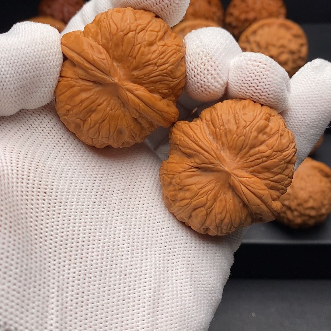 文玩核桃把件硕****?文核兴