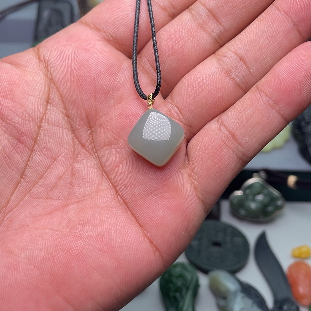 和田玉未镶嵌挂件