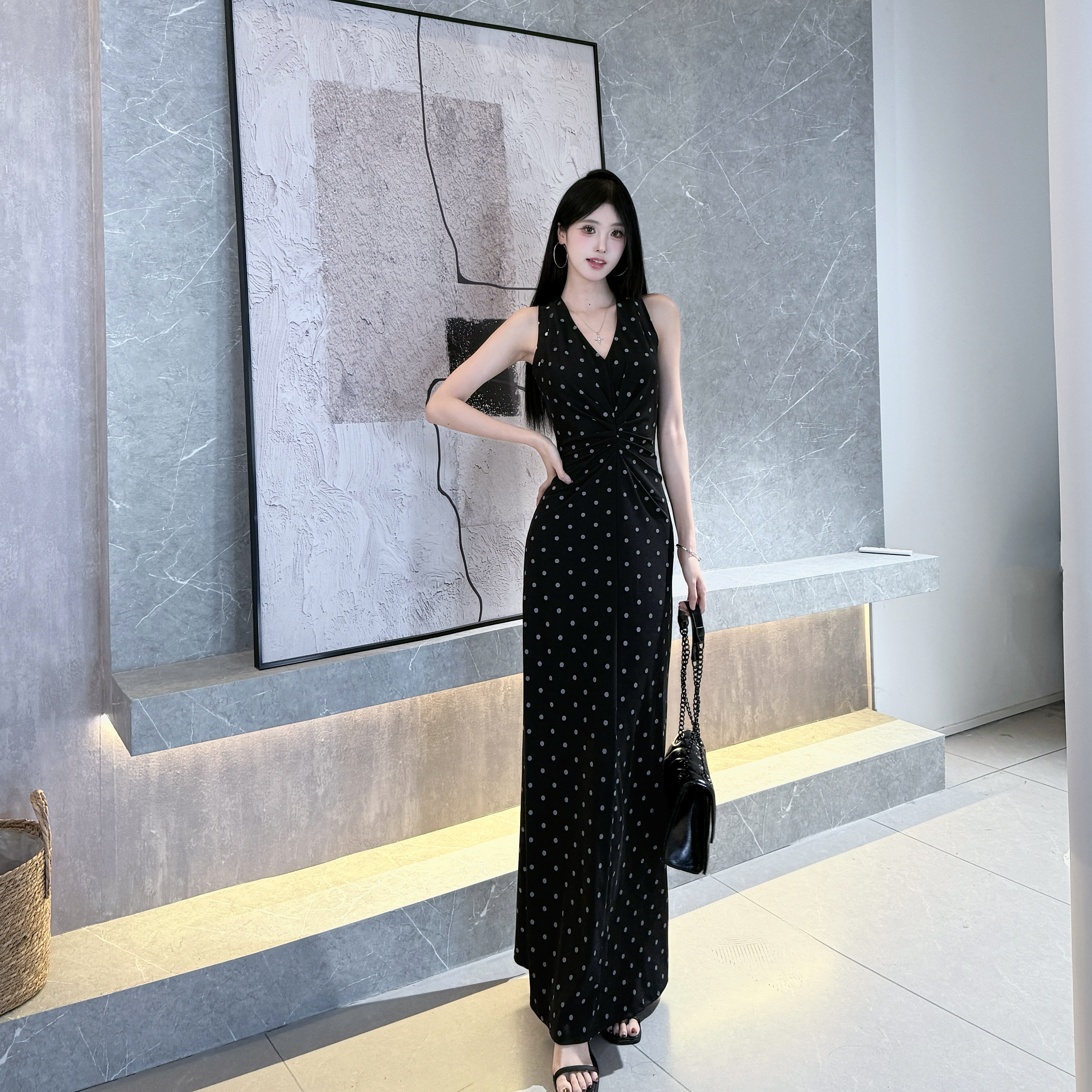 TITI 胸前褶皱无袖V领长裙新款显瘦收腰直筒长裙女