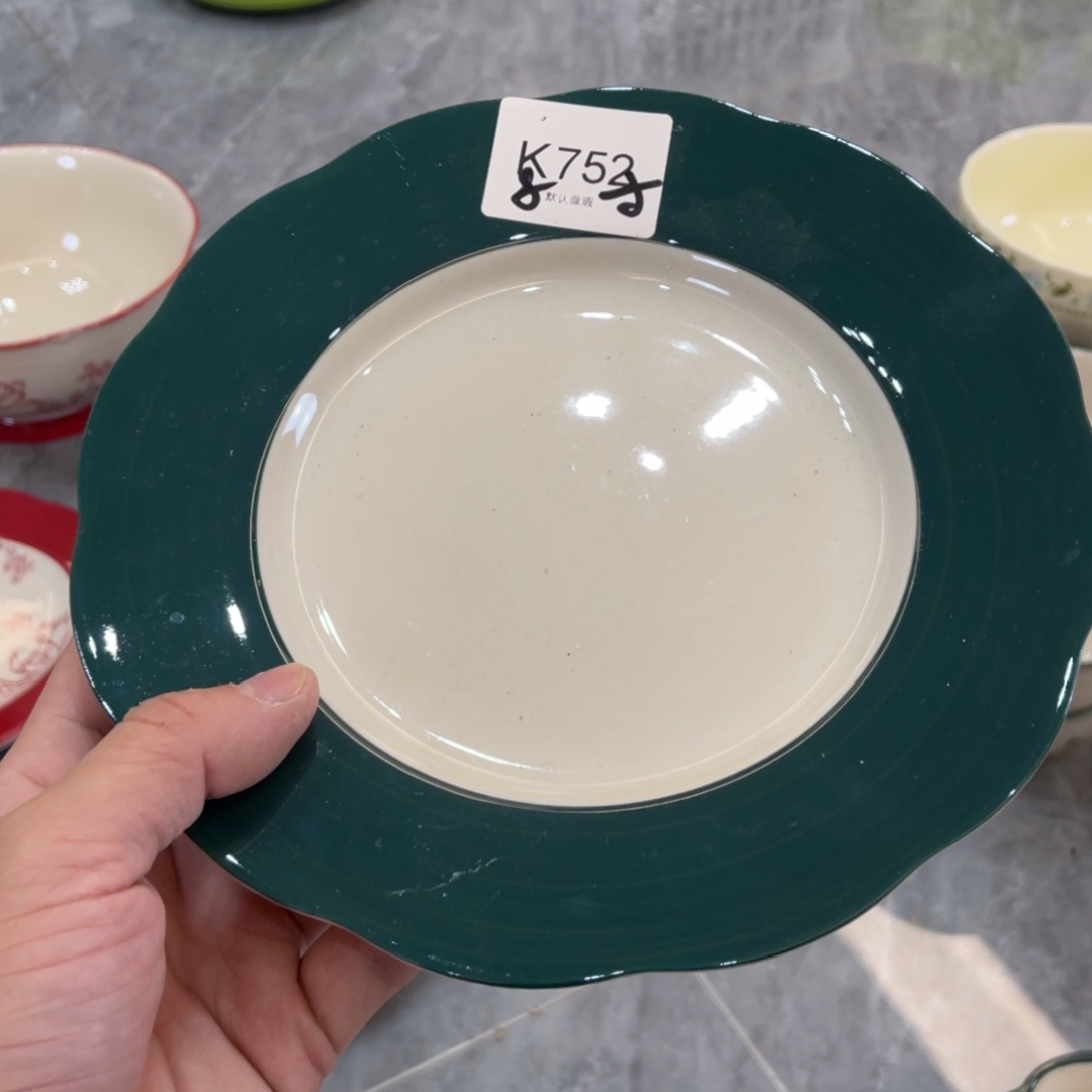 陶瓷微瑕餐具介意勿拍，满18飞！