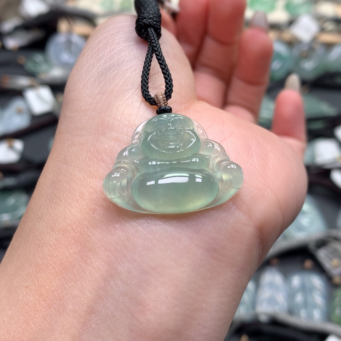 翡翠颈饰未镶嵌佛公