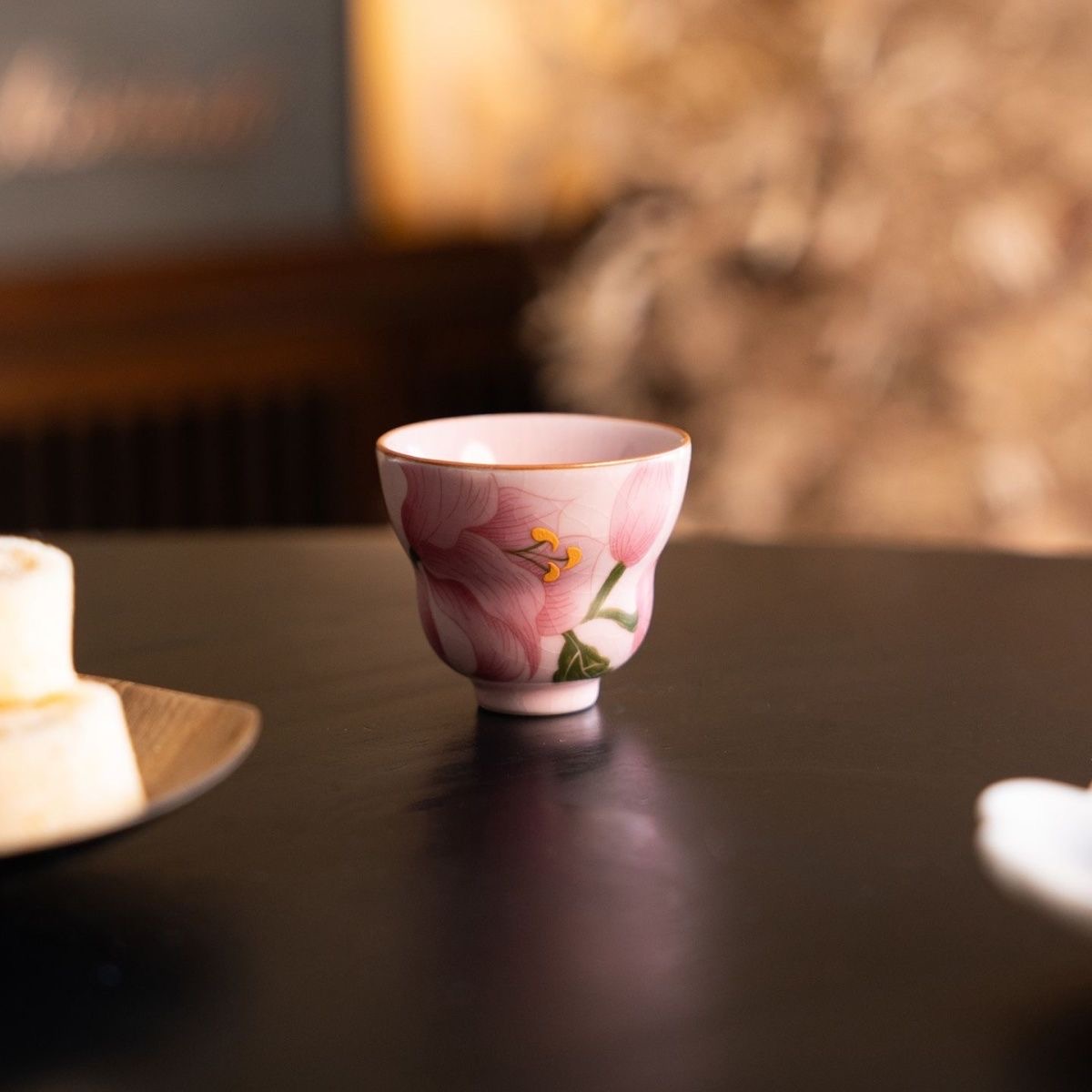 瓷也-轻奢粉汝手绘百合花葫芦杯613