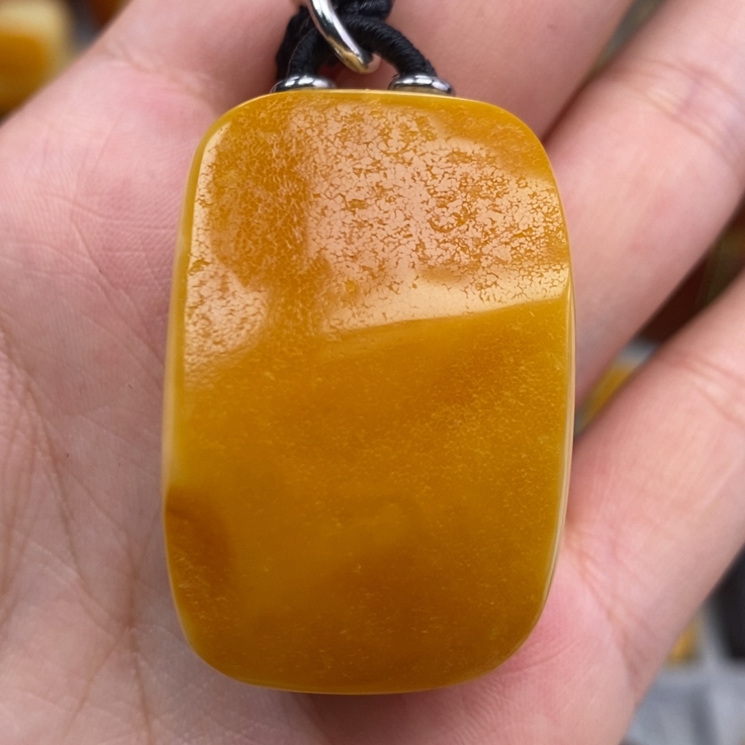 琥珀吊坠(赠链)未镶嵌