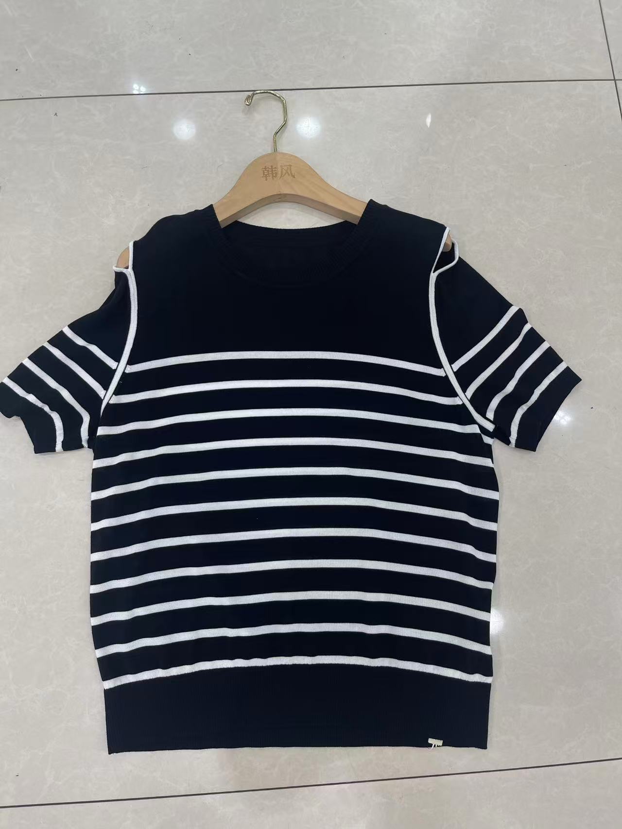 【韩风服饰】莱赛尔条纹针织衫