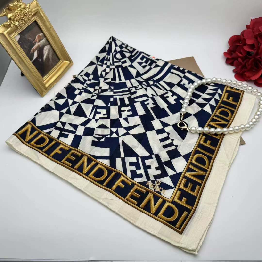 99新 FENDI/芬迪 海囤//芬迪/丝巾/yy07078