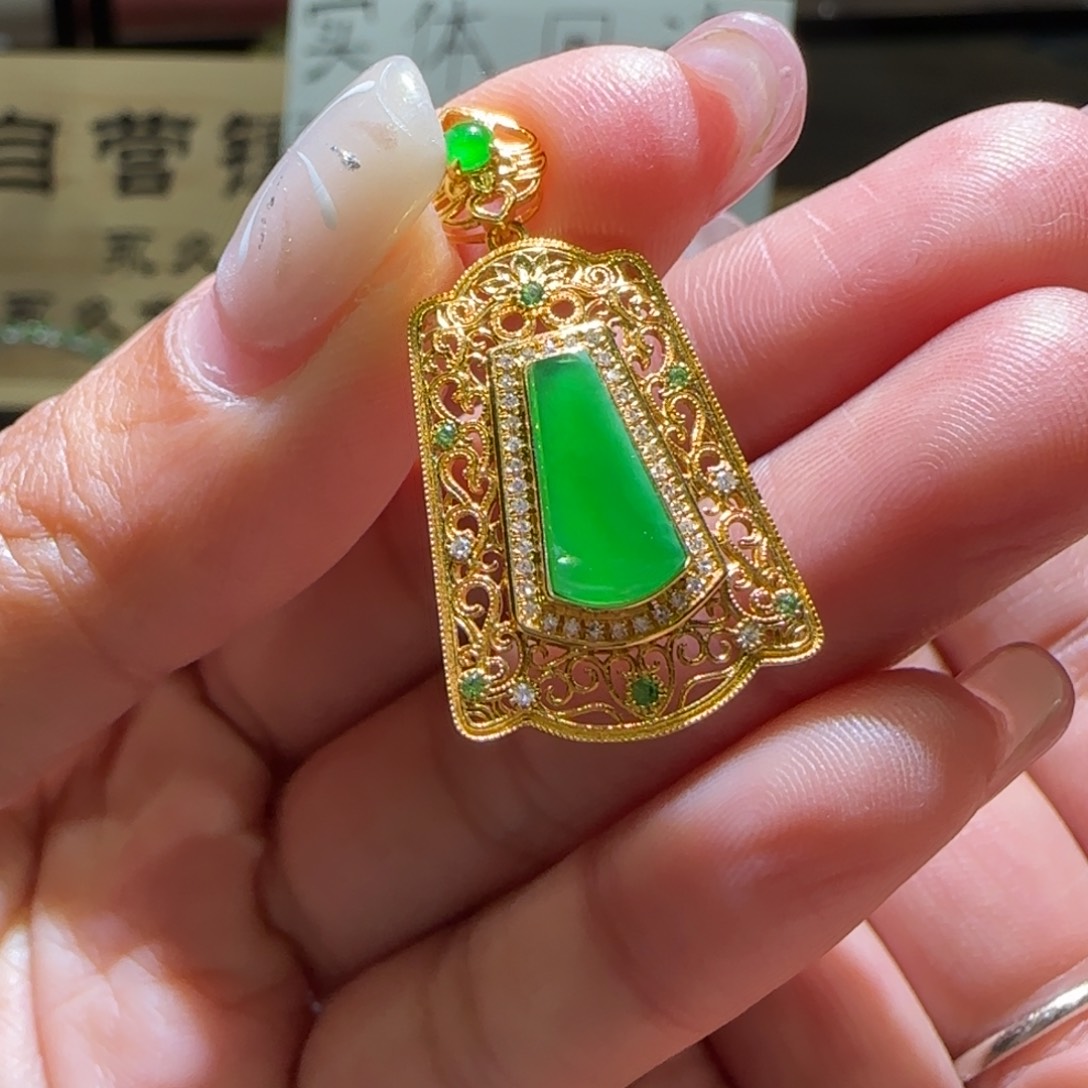 【闪购商品】翡翠颈饰18K金镶嵌缅甸