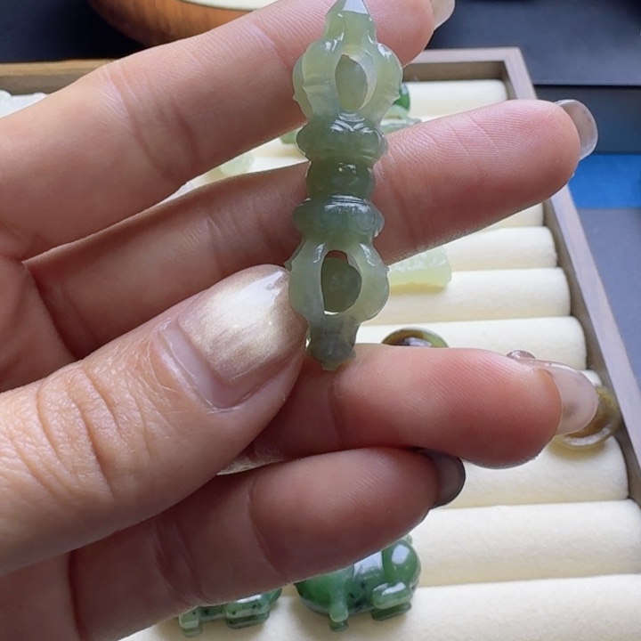 ****唯和田玉（糖玉）未镶嵌车挂