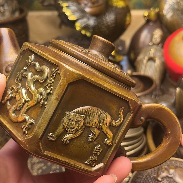 精美铜器批发档口