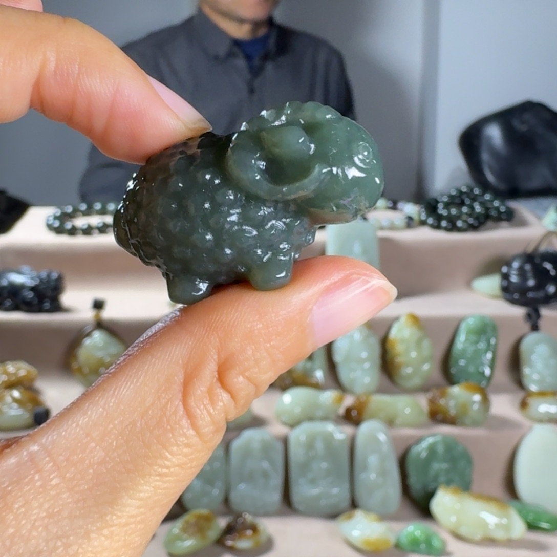 和田玉（糖玉）颈饰未镶嵌