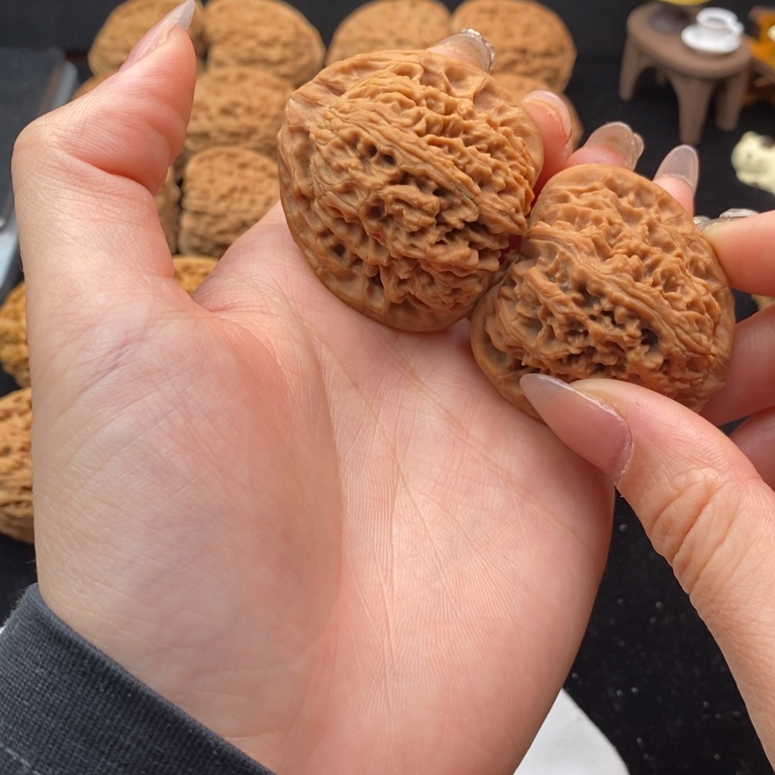 文玩核桃吊坠看**呐哈哈哈