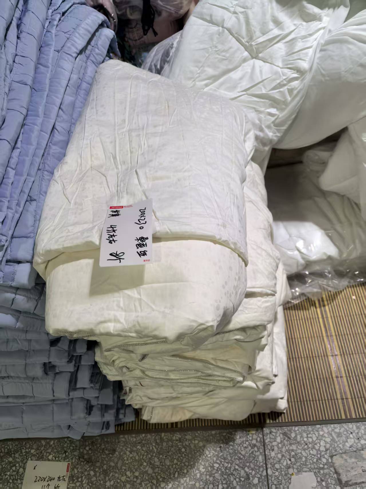 《厚广家》3楼200×230白色加厚全棉100%桑蚕丝被 发1张发黄4斤 