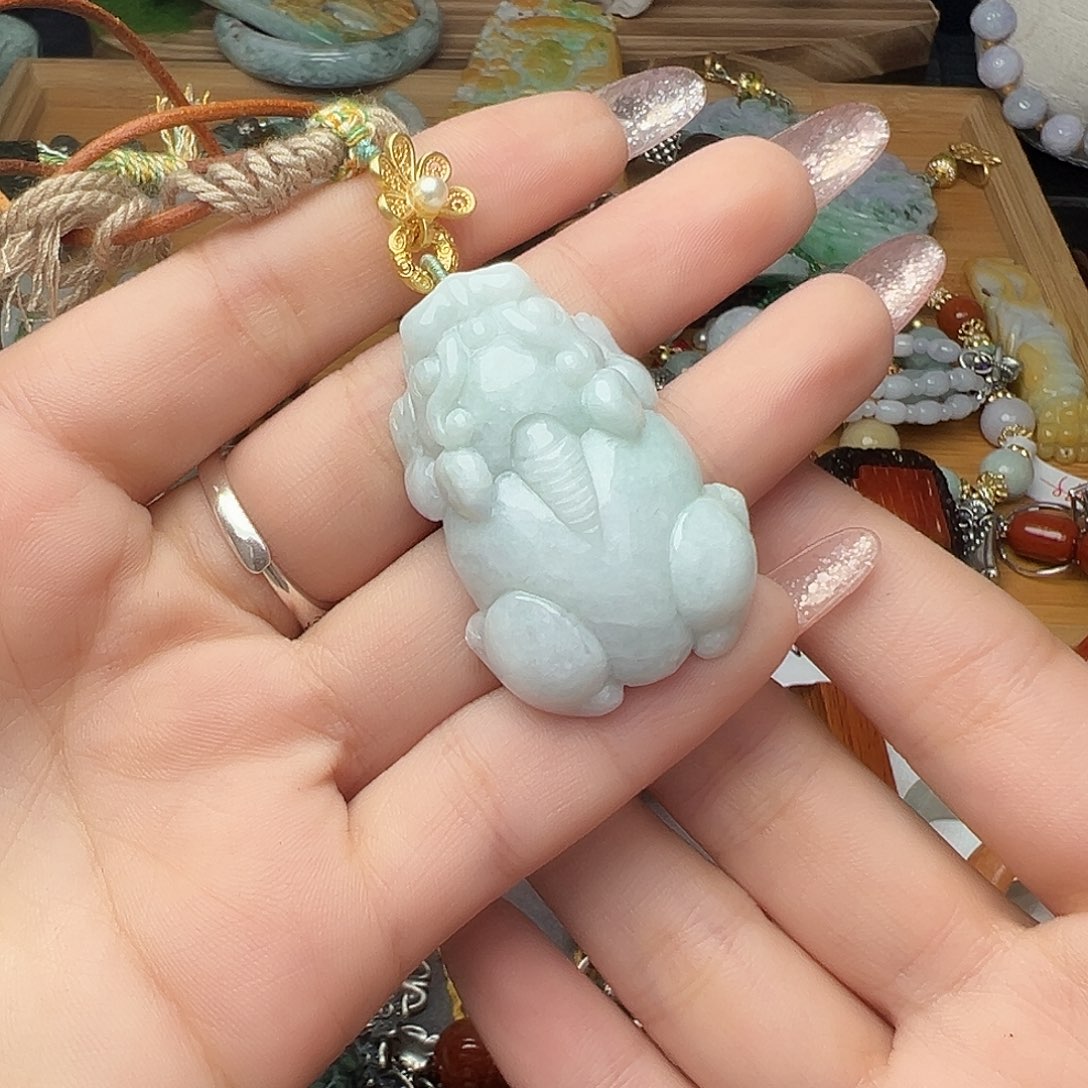 翡翠吊坠(赠链)未镶嵌吊坠