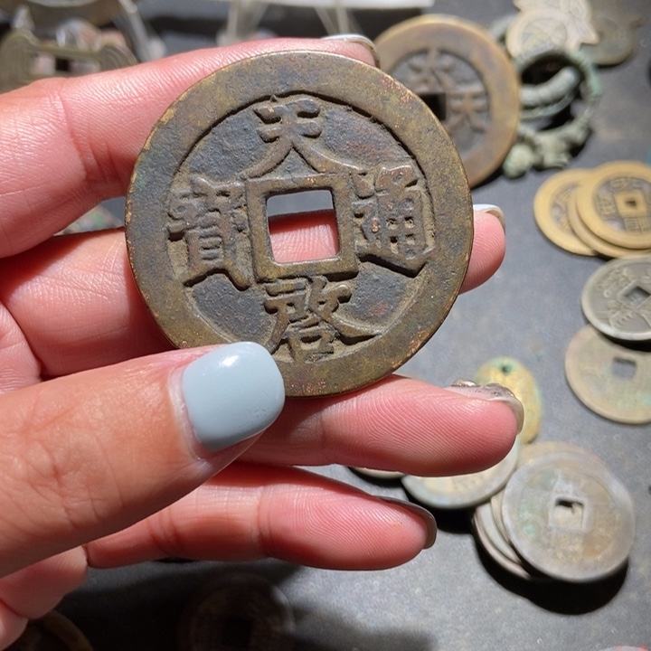 用***1铜现代工艺品仿制品