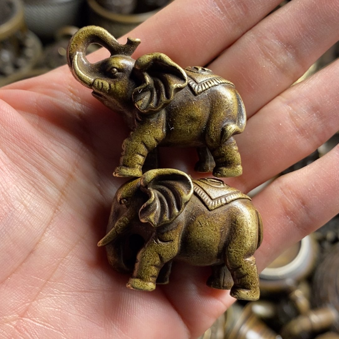 精美铜器做工精良