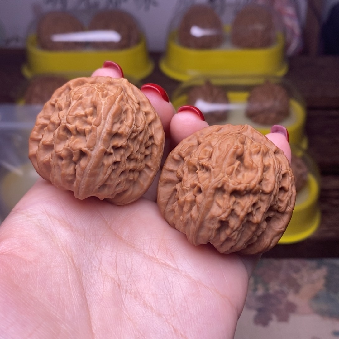 文玩核桃把件全品40尺三角白狮子头