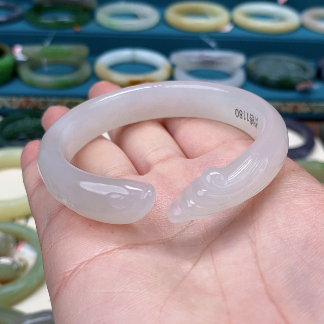 和田玉手镯未镶嵌云*