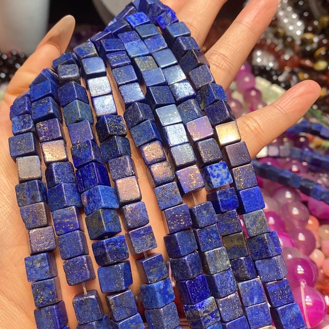 玛瑙/玉髓未镶嵌珠宝半成品天然青金方糖8mm一条