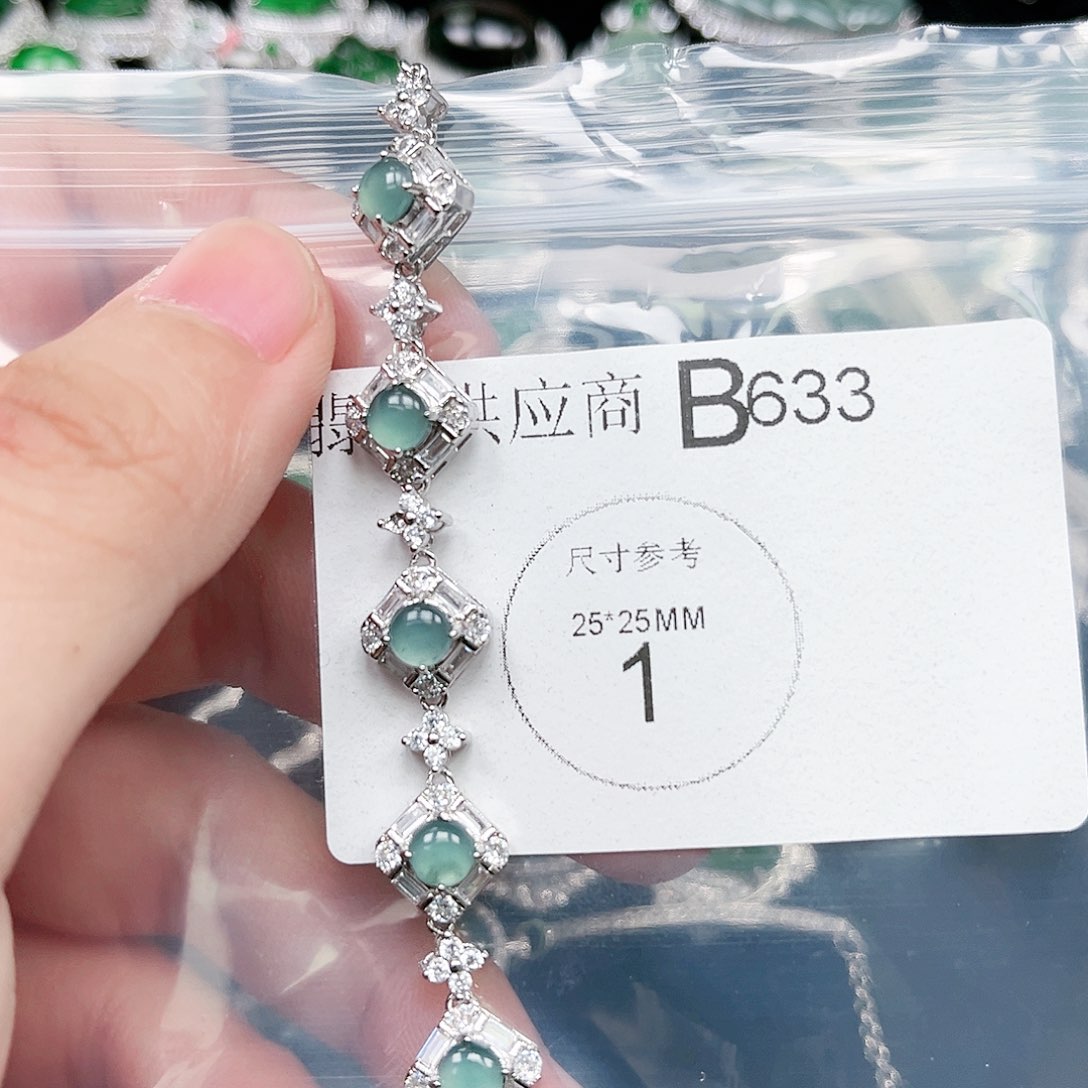 翡翠颈饰未镶嵌翡翠633