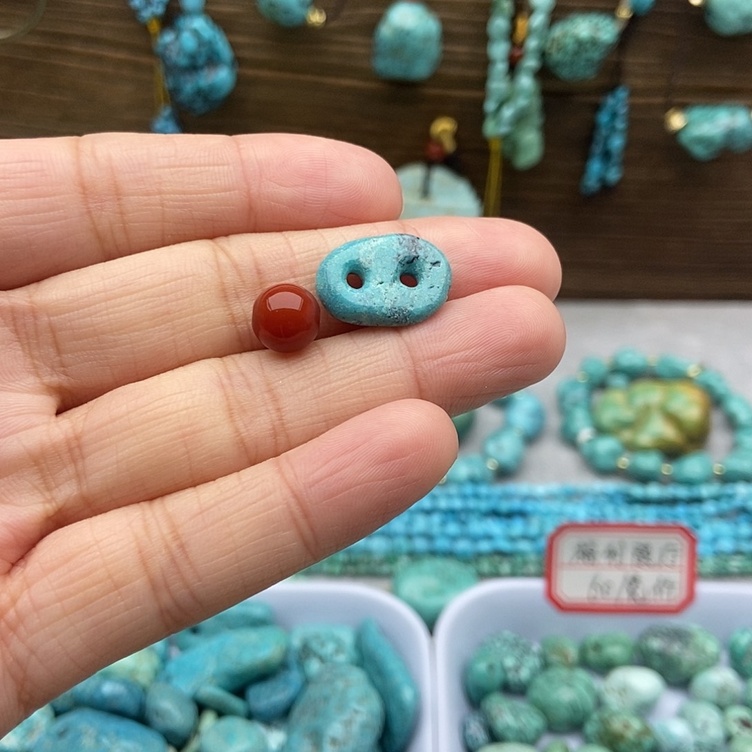 南红玛瑙未镶嵌玉化猪鼻扣