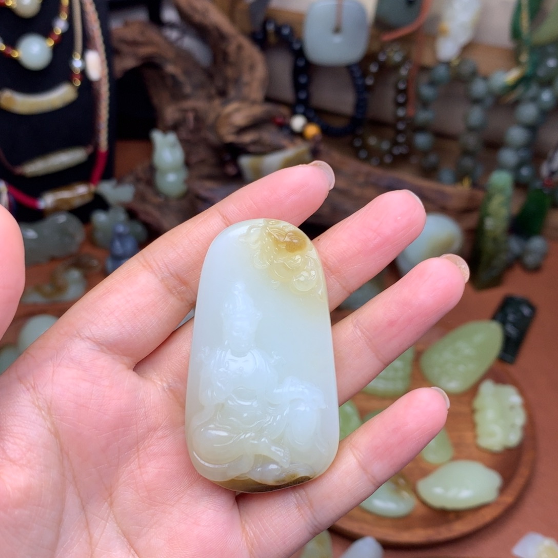 昂***泪和田玉未镶嵌挂件