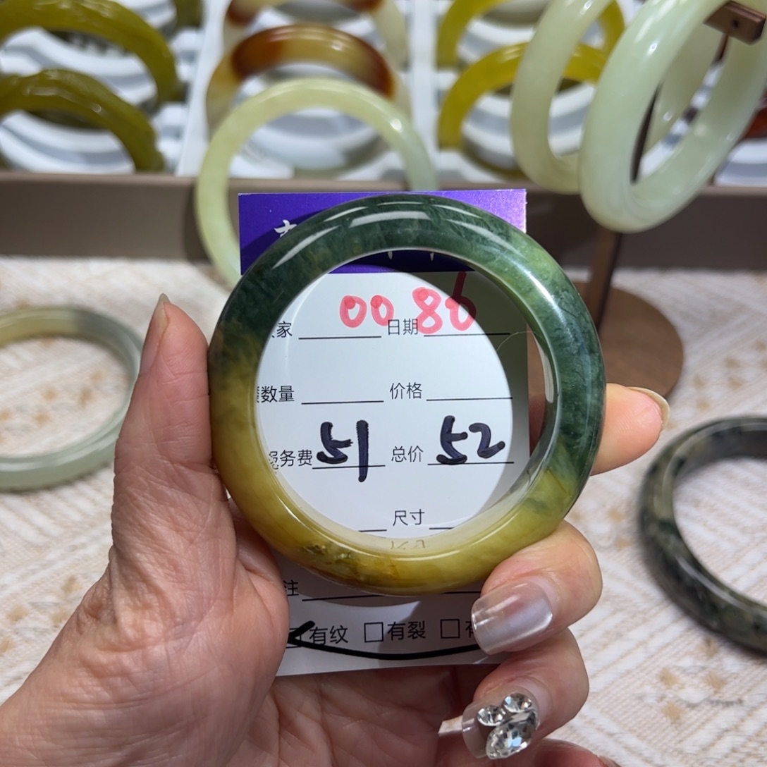蛇纹石玉未镶嵌手镯