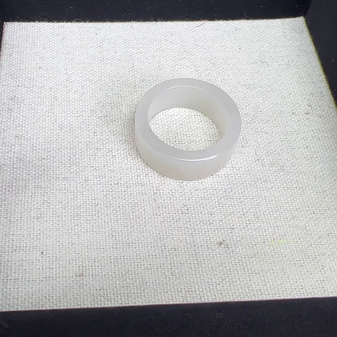 和田玉戒指未镶嵌天**的19.5内径白宽版直切