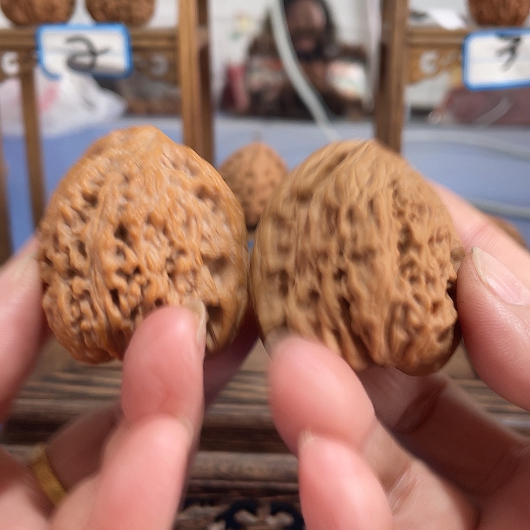 何***扇文玩核桃吊坠文玩核桃南疆石