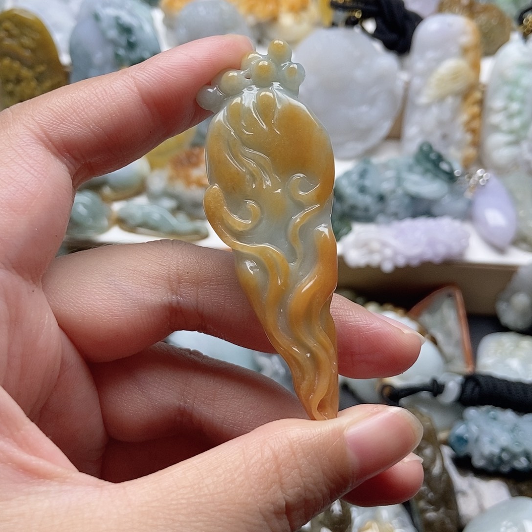 翡翠未镶嵌颈饰翡翠