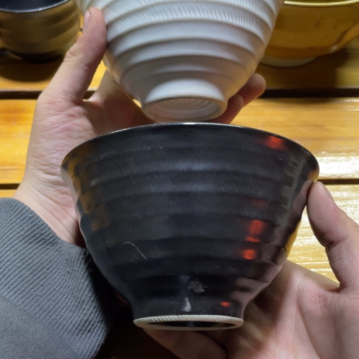 盘黑白粉引底部米字两只