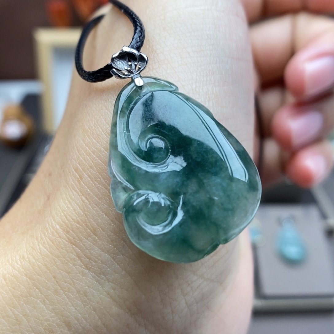 【闪购商品】颈饰18K金镶嵌翡翠7