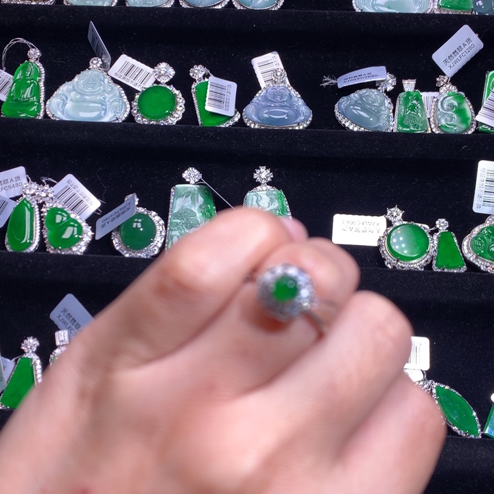 【闪购商品】颈饰银S925镶嵌翡翠