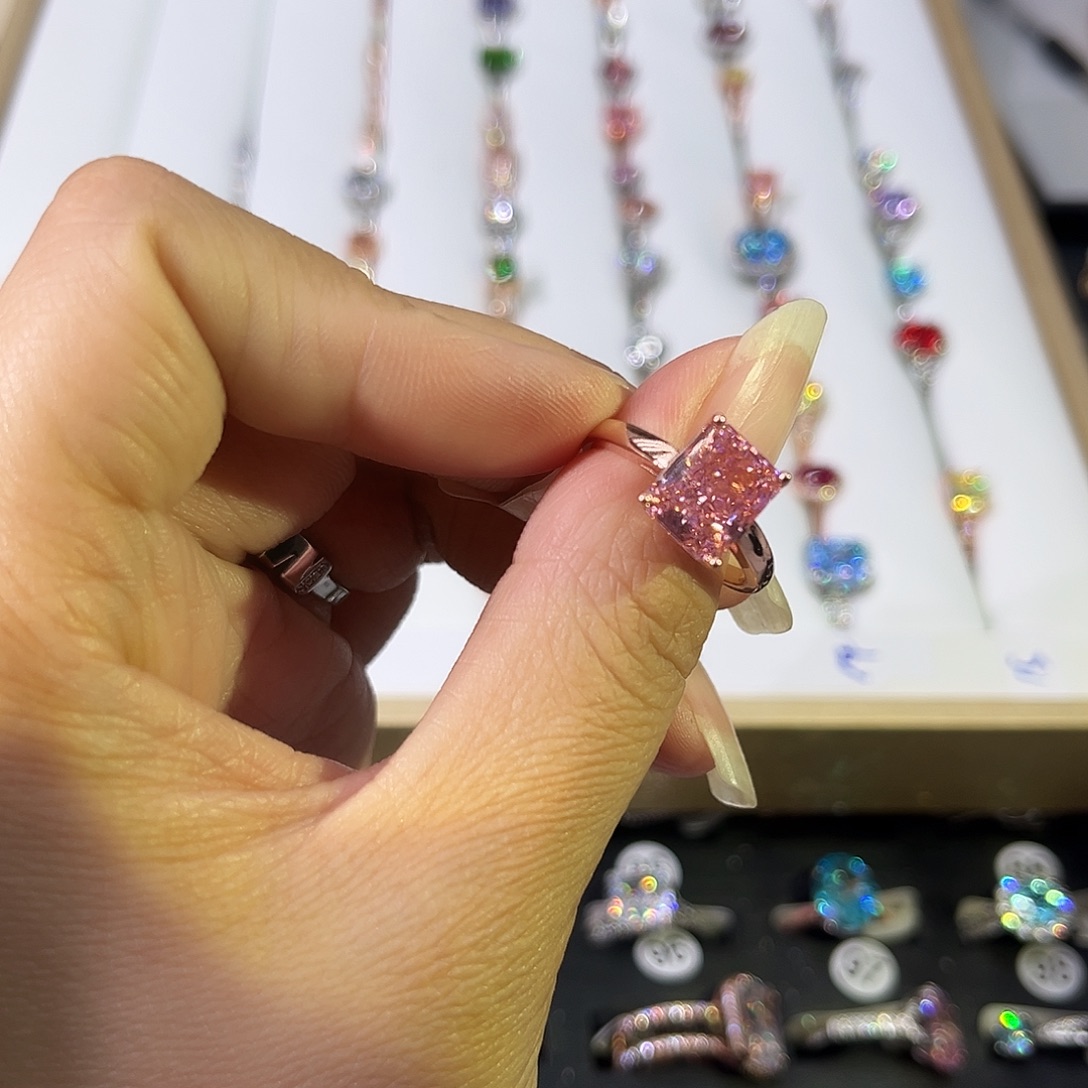 莫桑石非金属SH K枚长方粉冰花五卡-15