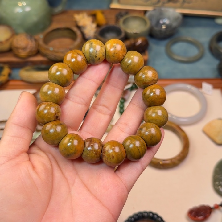 施***施岫岩河磨玉（透闪石质玉）未镶嵌颈饰