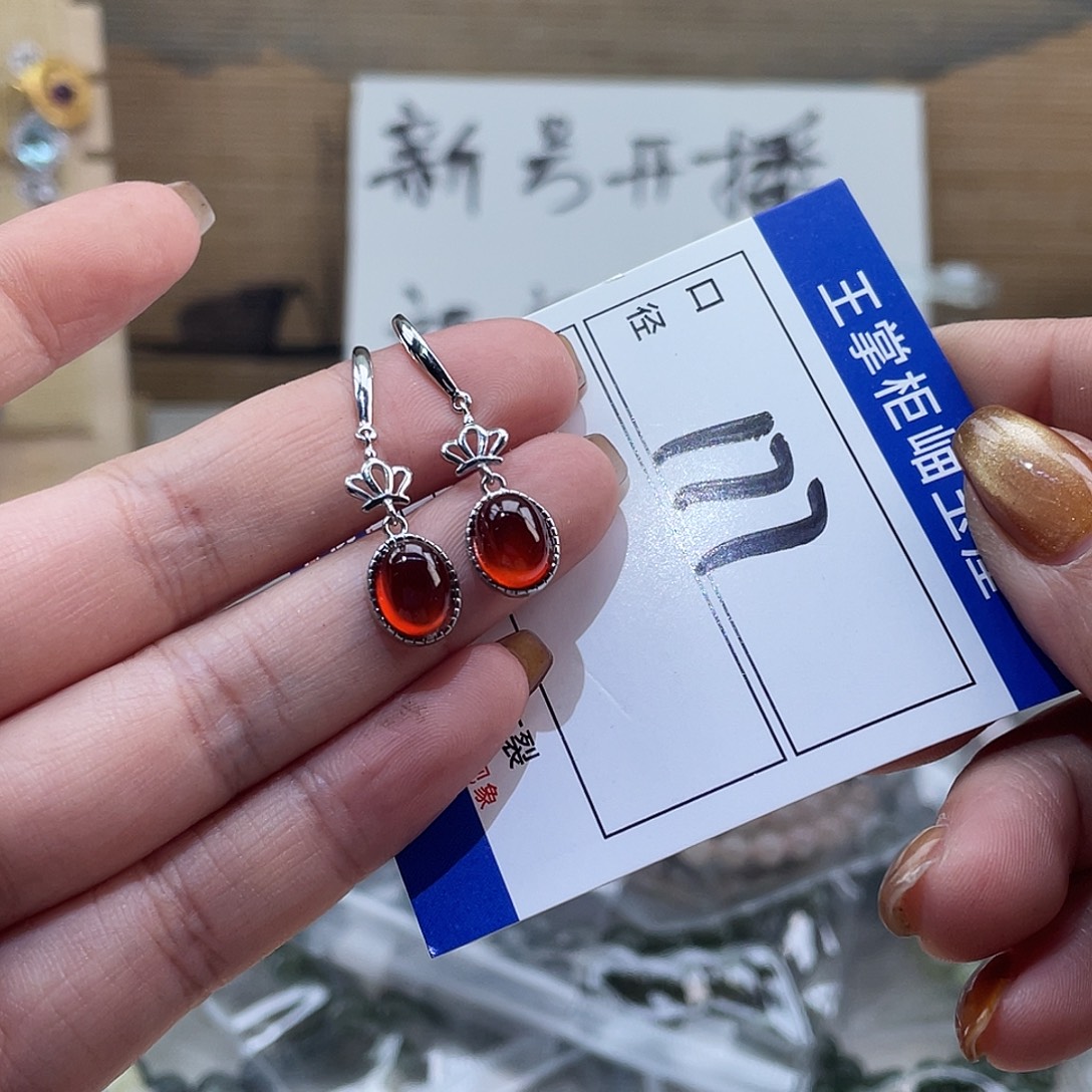 银S925镶嵌颈饰石榴石