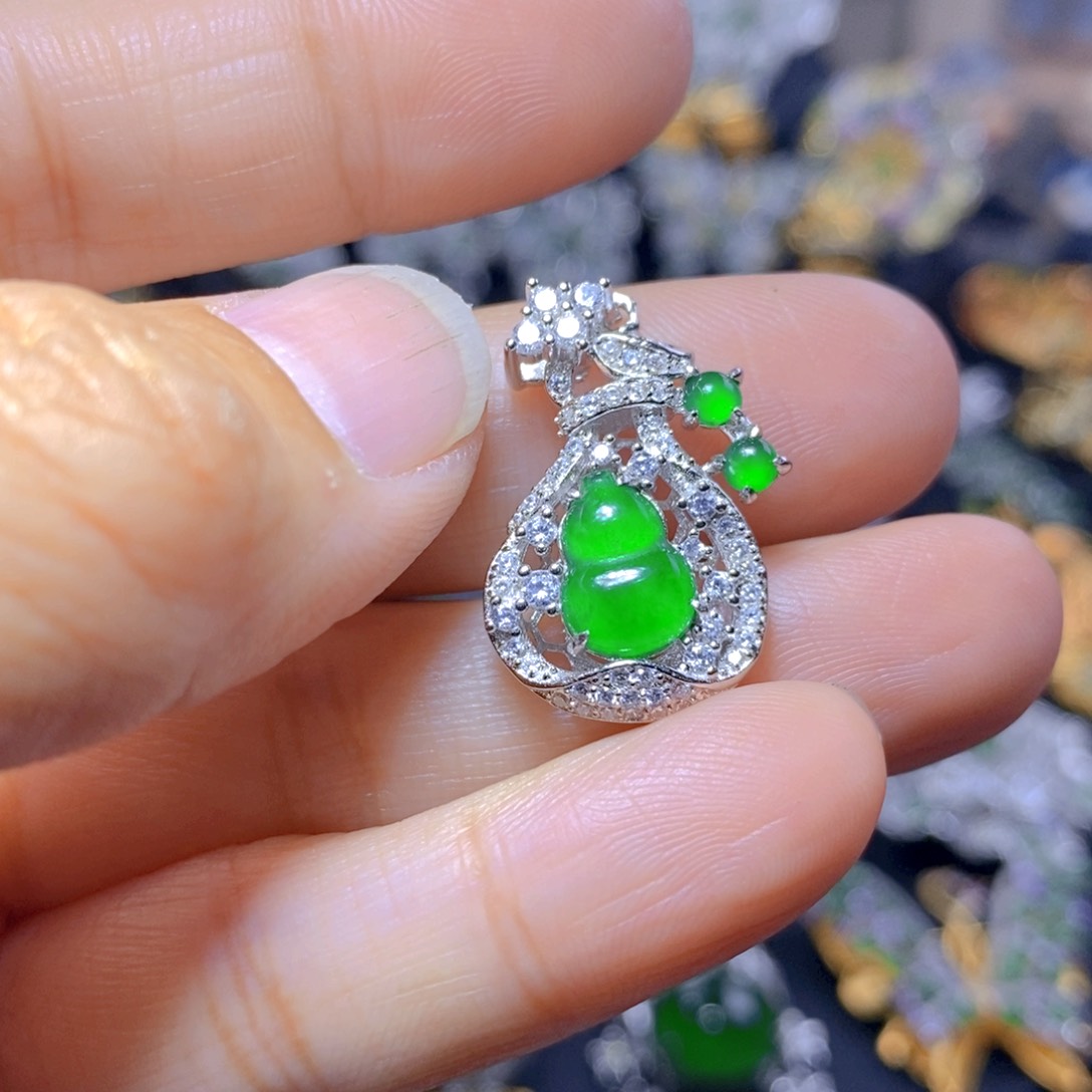 翡翠耳钉银S925镶嵌天然翡翠