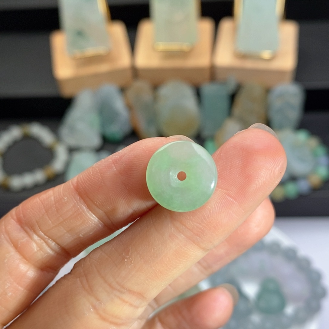 定制翡翠未镶嵌平安扣