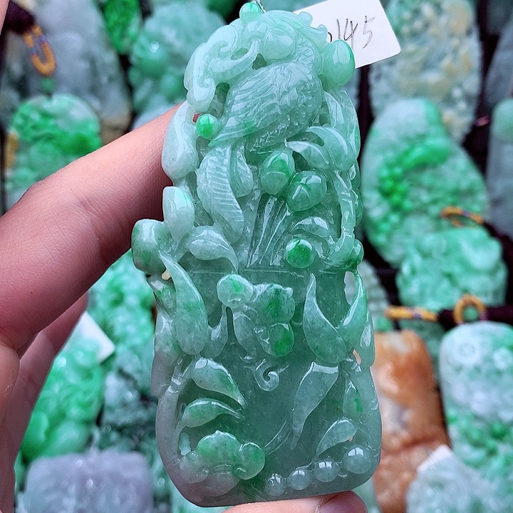 翡翠吊坠(不含链)未镶嵌