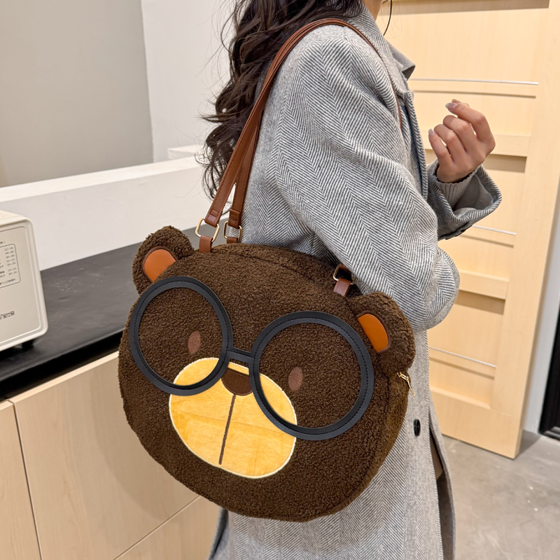 眼镜熊2025秋冬新款卡通可爱大容量单肩包时尚森系斜挎包轻便